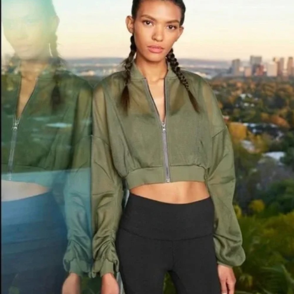 Alo Yoga Field Crop Jacket, Jungle, Size Small